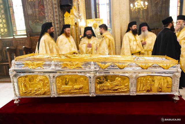 La pas, alături de prietenii lui Hristos: Calea Sfinților, pe străzile din Capitală / Foto credit: Basilica.ro / Mircea Florescu La pas, alături de prietenii lui Hristos: Calea Sfinților, pe străzile din Capitală