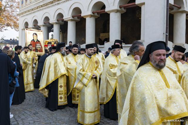 La pas, alături de prietenii lui Hristos: Calea Sfinților, pe străzile din Capitală / Foto credit: Basilica.ro / Mircea Florescu La pas, alături de prietenii lui Hristos: Calea Sfinților, pe străzile din Capitală