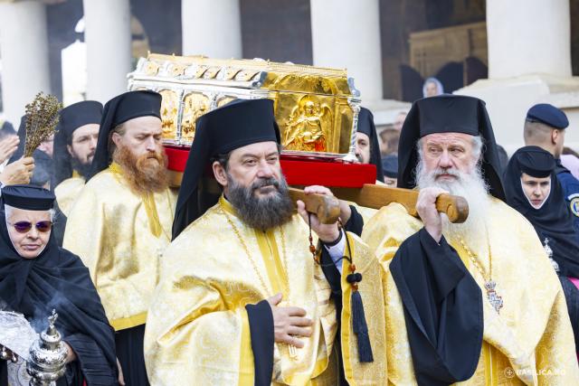 La pas, alături de prietenii lui Hristos: Calea Sfinților, pe străzile din Capitală / Foto credit: Basilica.ro / Mircea Florescu La pas, alături de prietenii lui Hristos: Calea Sfinților, pe străzile din Capitală