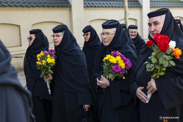 La pas, alături de prietenii lui Hristos: Calea Sfinților, pe străzile din Capitală / Foto credit: Basilica.ro / Mircea Florescu La pas, alături de prietenii lui Hristos: Calea Sfinților, pe străzile din Capitală
