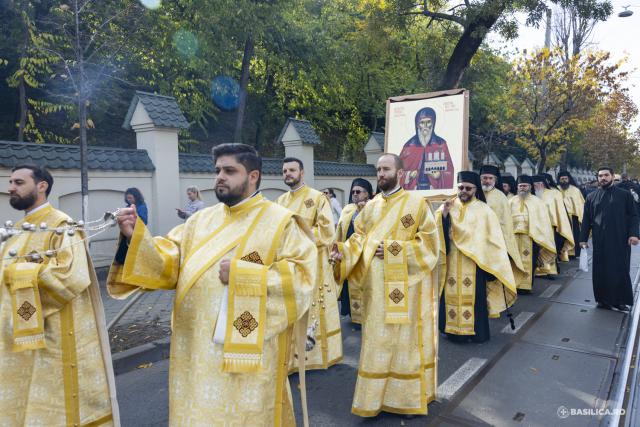 La pas, alături de prietenii lui Hristos: Calea Sfinților, pe străzile din Capitală / Foto credit: Basilica.ro / Mircea Florescu La pas, alături de prietenii lui Hristos: Calea Sfinților, pe străzile din Capitală
