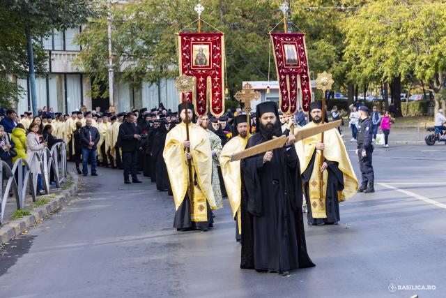 La pas, alături de prietenii lui Hristos: Calea Sfinților, pe străzile din Capitală / Foto credit: Basilica.ro / Mircea Florescu La pas, alături de prietenii lui Hristos: Calea Sfinților, pe străzile din Capitală