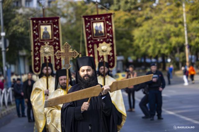 La pas, alături de prietenii lui Hristos: Calea Sfinților, pe străzile din Capitală / Foto credit: Basilica.ro / Mircea Florescu La pas, alături de prietenii lui Hristos: Calea Sfinților, pe străzile din Capitală
