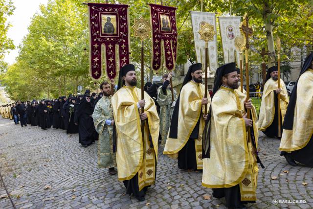 La pas, alături de prietenii lui Hristos: Calea Sfinților, pe străzile din Capitală / Foto credit: Basilica.ro / Mircea Florescu La pas, alături de prietenii lui Hristos: Calea Sfinților, pe străzile din Capitală
