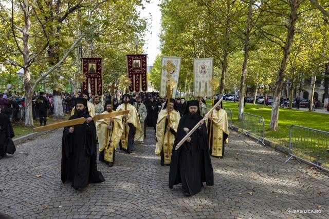 La pas, alături de prietenii lui Hristos: Calea Sfinților, pe străzile din Capitală / Foto credit: Basilica.ro / Mircea Florescu La pas, alături de prietenii lui Hristos: Calea Sfinților, pe străzile din Capitală