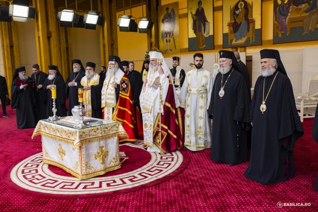 La pas, alături de prietenii lui Hristos: Calea Sfinților, pe străzile din Capitală / Foto credit: Basilica.ro / Mircea Florescu La pas, alături de prietenii lui Hristos: Calea Sfinților, pe străzile din Capitală