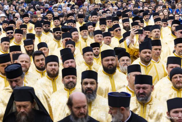La pas, alături de prietenii lui Hristos: Calea Sfinților, pe străzile din Capitală / Foto credit: Basilica.ro / Mircea Florescu La pas, alături de prietenii lui Hristos: Calea Sfinților, pe străzile din Capitală