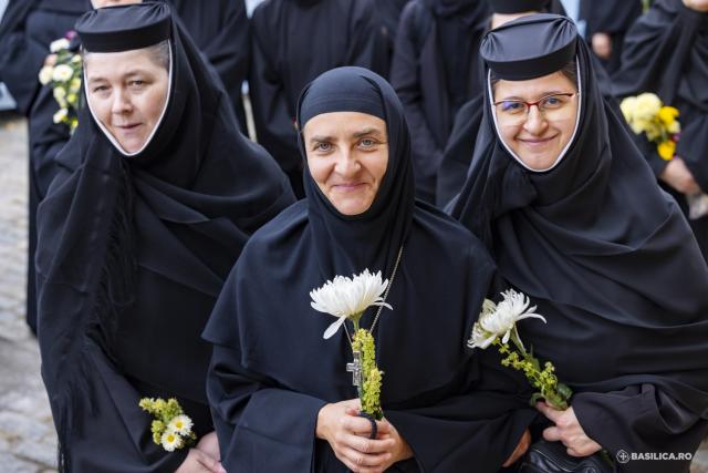 La pas, alături de prietenii lui Hristos: Calea Sfinților, pe străzile din Capitală / Foto credit: Basilica.ro / Mircea Florescu La pas, alături de prietenii lui Hristos: Calea Sfinților, pe străzile din Capitală