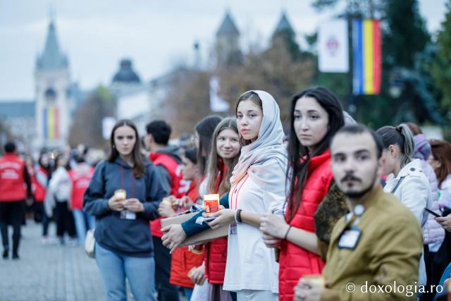 (Foto) Pelerinaj pe Calea Sfinților – credință și rugăciune în lumina harului Sfinților Parascheva și Pantelimon