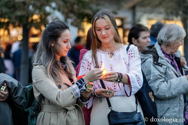 (Foto) Pelerinaj pe Calea Sfinților – credință și rugăciune în lumina harului Sfinților Parascheva și Pantelimon