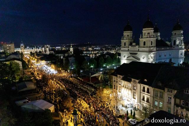 (Foto) Pelerinaj pe Calea Sfinților – credință și rugăciune în lumina harului Sfinților Parascheva și Pantelimon