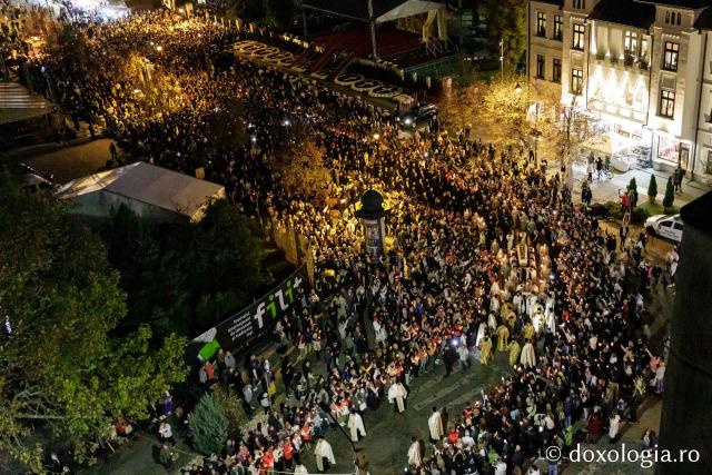 (Foto) Pelerinaj pe Calea Sfinților – credință și rugăciune în lumina harului Sfinților Parascheva și Pantelimon