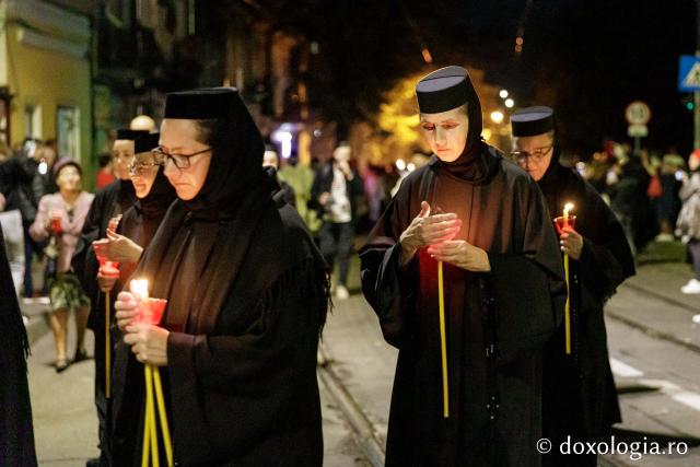(Foto) Pelerinaj pe Calea Sfinților – credință și rugăciune în lumina harului Sfinților Parascheva și Pantelimon