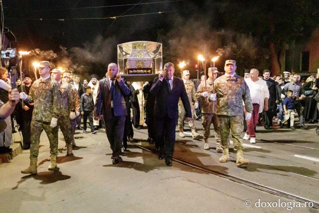 (Foto) Pelerinaj pe Calea Sfinților – credință și rugăciune în lumina harului Sfinților Parascheva și Pantelimon