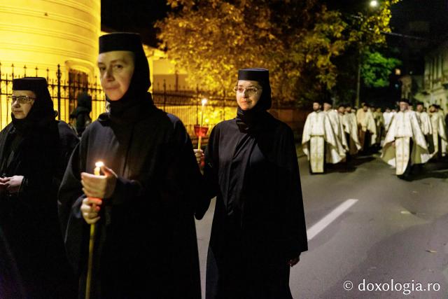 (Foto) Pelerinaj pe Calea Sfinților – credință și rugăciune în lumina harului Sfinților Parascheva și Pantelimon