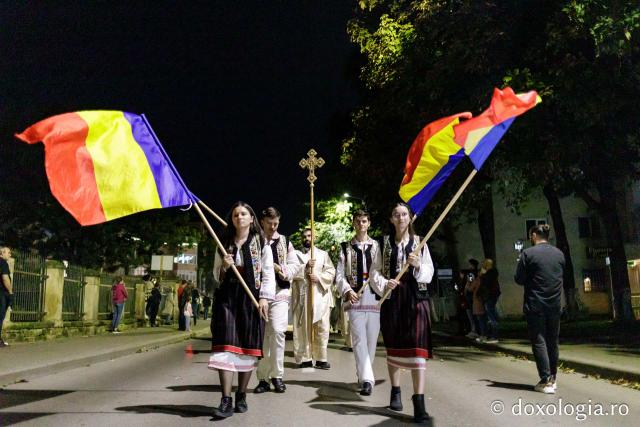 (Foto) Pelerinaj pe Calea Sfinților – credință și rugăciune în lumina harului Sfinților Parascheva și Pantelimon