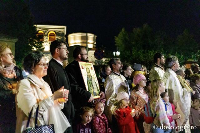 (Foto) Pelerinaj pe Calea Sfinților – credință și rugăciune în lumina harului Sfinților Parascheva și Pantelimon