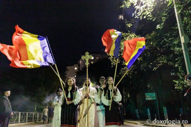 (Foto) Pelerinaj pe Calea Sfinților – credință și rugăciune în lumina harului Sfinților Parascheva și Pantelimon
