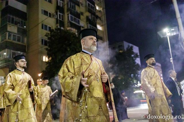 (Foto) Pelerinaj pe Calea Sfinților – credință și rugăciune în lumina harului Sfinților Parascheva și Pantelimon