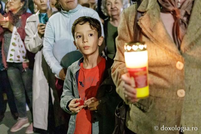 (Foto) Pelerinaj pe Calea Sfinților – credință și rugăciune în lumina harului Sfinților Parascheva și Pantelimon
