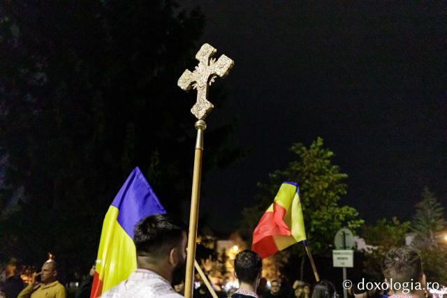 (Foto) Pelerinaj pe Calea Sfinților – credință și rugăciune în lumina harului Sfinților Parascheva și Pantelimon