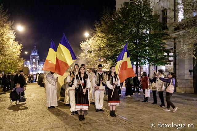 (Foto) Pelerinaj pe Calea Sfinților – credință și rugăciune în lumina harului Sfinților Parascheva și Pantelimon