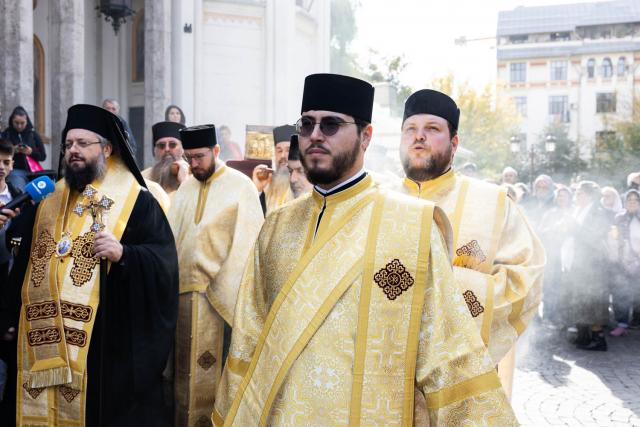 La pas, alături de prietenii lui Hristos: Calea Sfinților, pe străzile din Capitală / Foto credit: Basilica.ro / Raluca-Emanuela Ene La pas, alături de prietenii lui Hristos: Calea Sfinților, pe străzile din Capitală
