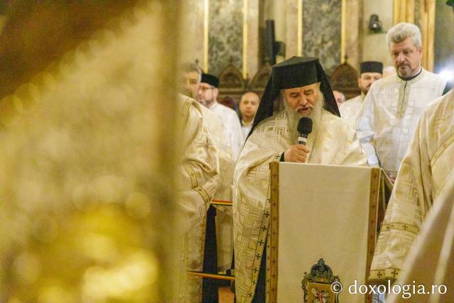 Procesiunea scoaterii spre închinare a moaștelor Sfintei Cuvioase Parascheva / Foto: pr. Silviu Cluci Procesiunea scoaterii spre închinare a moaștelor Sfintei Cuvioase Parascheva