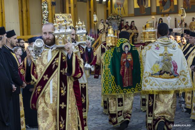 Slujba de priveghere în cinstea Sfântului Dimitrie cel Nou, ocrotitorul Bucureștilor / Foto credit: Basilica.ro / Mircea Florescu (Foto) Slujbă de priveghere în cinstea Sfântului Dimitrie cel Nou, ocrotitorul Bucureștilor