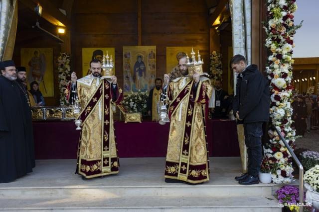 Slujba de priveghere în cinstea Sfântului Dimitrie cel Nou, ocrotitorul Bucureștilor / Foto credit: Basilica.ro / Mircea Florescu (Foto) Slujbă de priveghere în cinstea Sfântului Dimitrie cel Nou, ocrotitorul Bucureștilor
