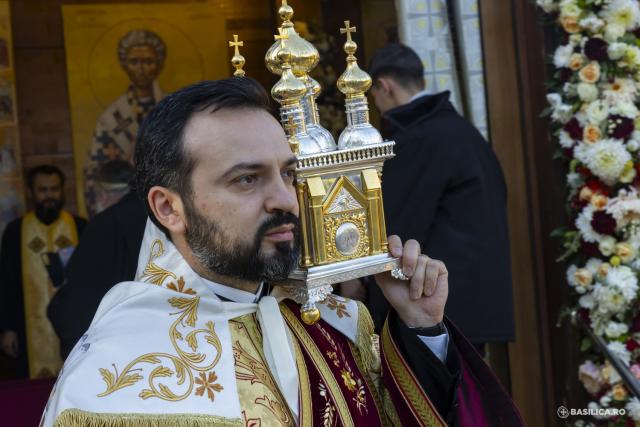 Slujba de priveghere în cinstea Sfântului Dimitrie cel Nou, ocrotitorul Bucureștilor / Foto credit: Basilica.ro / Mircea Florescu (Foto) Slujbă de priveghere în cinstea Sfântului Dimitrie cel Nou, ocrotitorul Bucureștilor