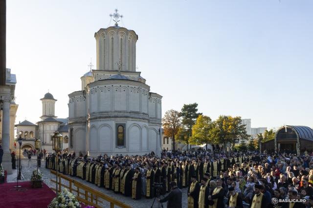 Slujba de priveghere în cinstea Sfântului Dimitrie cel Nou, ocrotitorul Bucureștilor / Foto credit: Basilica.ro / Mircea Florescu (Foto) Slujbă de priveghere în cinstea Sfântului Dimitrie cel Nou, ocrotitorul Bucureștilor