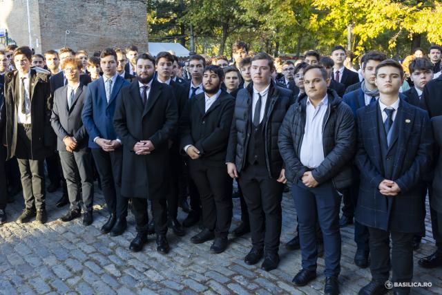 Slujba de priveghere în cinstea Sfântului Dimitrie cel Nou, ocrotitorul Bucureștilor / Foto credit: Basilica.ro / Mircea Florescu (Foto) Slujbă de priveghere în cinstea Sfântului Dimitrie cel Nou, ocrotitorul Bucureștilor