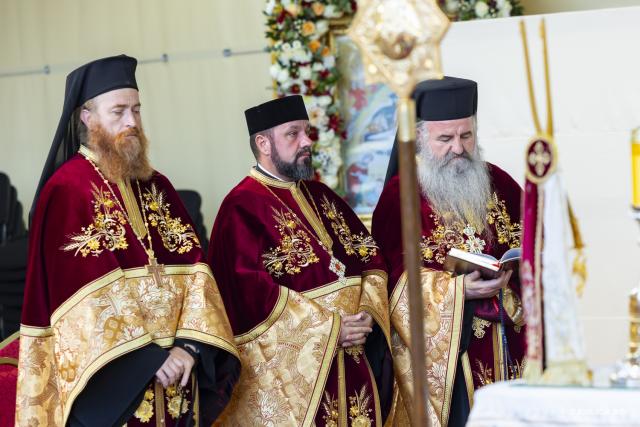 Slujba de priveghere în cinstea Sfântului Dimitrie cel Nou, ocrotitorul Bucureștilor / Foto credit: Basilica.ro / Mircea Florescu (Foto) Slujbă de priveghere în cinstea Sfântului Dimitrie cel Nou, ocrotitorul Bucureștilor