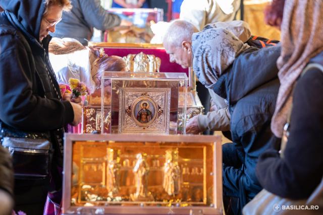 Praznicul ales al sfârșitului de octombrie: Sfânta Liturghie de ziua Sfântului Mare Mucenic Dimitrie, la Catedrala Patriarhală / Foto: Raluca-Emanuela Ene / Basilica.ro (Foto) Praznicul ales al sfârșitului de octombrie: Sfânta Liturghie de ziua Sfântului Mare Mucenic Dimitrie, la Catedrala Patriarhală