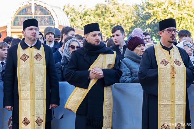 Praznicul ales al sfârșitului de octombrie: Sfânta Liturghie de ziua Sfântului Mare Mucenic Dimitrie, la Catedrala Patriarhală / Foto: Raluca-Emanuela Ene / Basilica.ro (Foto) Praznicul ales al sfârșitului de octombrie: Sfânta Liturghie de ziua Sfântului Mare Mucenic Dimitrie, la Catedrala Patriarhală