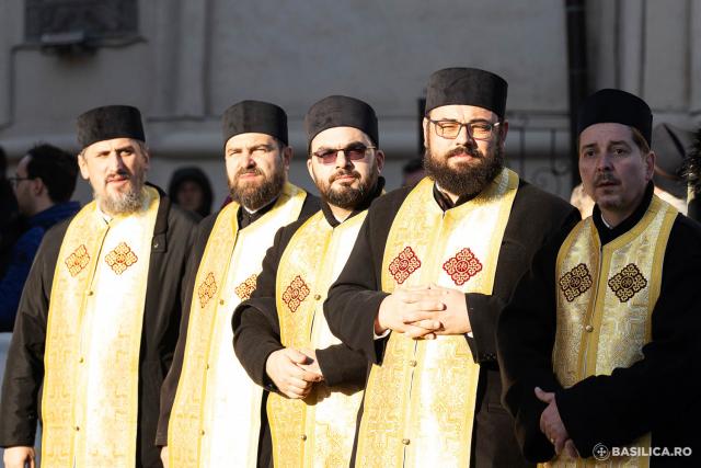 Praznicul ales al sfârșitului de octombrie: Sfânta Liturghie de ziua Sfântului Mare Mucenic Dimitrie, la Catedrala Patriarhală / Foto: Raluca-Emanuela Ene / Basilica.ro (Foto) Praznicul ales al sfârșitului de octombrie: Sfânta Liturghie de ziua Sfântului Mare Mucenic Dimitrie, la Catedrala Patriarhală