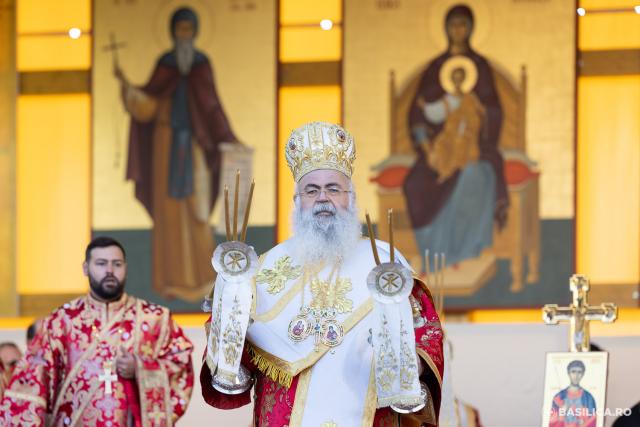 Praznicul ales al sfârșitului de octombrie: Sfânta Liturghie de ziua Sfântului Mare Mucenic Dimitrie, la Catedrala Patriarhală / Foto: Raluca-Emanuela Ene / Basilica.ro (Foto) Praznicul ales al sfârșitului de octombrie: Sfânta Liturghie de ziua Sfântului Mare Mucenic Dimitrie, la Catedrala Patriarhală
