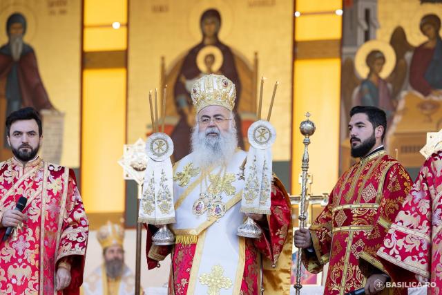 Praznicul ales al sfârșitului de octombrie: Sfânta Liturghie de ziua Sfântului Mare Mucenic Dimitrie, la Catedrala Patriarhală / Foto: Raluca-Emanuela Ene / Basilica.ro (Foto) Praznicul ales al sfârșitului de octombrie: Sfânta Liturghie de ziua Sfântului Mare Mucenic Dimitrie, la Catedrala Patriarhală