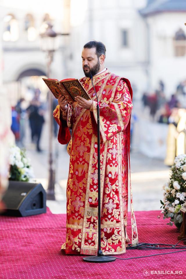 Praznicul ales al sfârșitului de octombrie: Sfânta Liturghie de ziua Sfântului Mare Mucenic Dimitrie, la Catedrala Patriarhală / Foto: Raluca-Emanuela Ene / Basilica.ro (Foto) Praznicul ales al sfârșitului de octombrie: Sfânta Liturghie de ziua Sfântului Mare Mucenic Dimitrie, la Catedrala Patriarhală