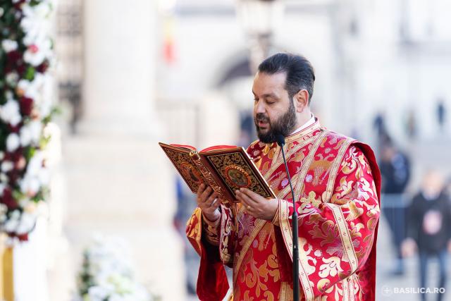 Praznicul ales al sfârșitului de octombrie: Sfânta Liturghie de ziua Sfântului Mare Mucenic Dimitrie, la Catedrala Patriarhală / Foto: Raluca-Emanuela Ene / Basilica.ro (Foto) Praznicul ales al sfârșitului de octombrie: Sfânta Liturghie de ziua Sfântului Mare Mucenic Dimitrie, la Catedrala Patriarhală