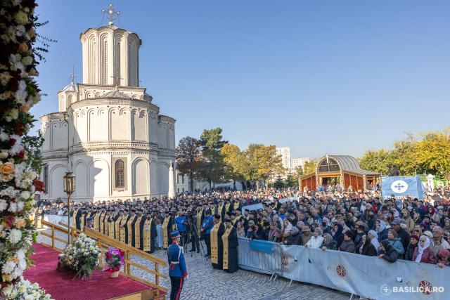 Praznicul ales al sfârșitului de octombrie: Sfânta Liturghie de ziua Sfântului Mare Mucenic Dimitrie, la Catedrala Patriarhală / Foto: Raluca-Emanuela Ene / Basilica.ro (Foto) Praznicul ales al sfârșitului de octombrie: Sfânta Liturghie de ziua Sfântului Mare Mucenic Dimitrie, la Catedrala Patriarhală