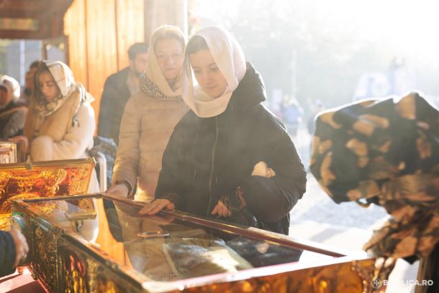 Praznicul ales al sfârșitului de octombrie: Sfânta Liturghie de ziua Sfântului Mare Mucenic Dimitrie, la Catedrala Patriarhală / Foto: Raluca-Emanuela Ene / Basilica.ro (Foto) Praznicul ales al sfârșitului de octombrie: Sfânta Liturghie de ziua Sfântului Mare Mucenic Dimitrie, la Catedrala Patriarhală