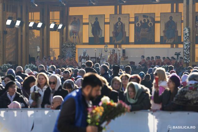 Praznicul ales al sfârșitului de octombrie: Sfânta Liturghie de ziua Sfântului Mare Mucenic Dimitrie, la Catedrala Patriarhală / Foto: Raluca-Emanuela Ene / Basilica.ro (Foto) Praznicul ales al sfârșitului de octombrie: Sfânta Liturghie de ziua Sfântului Mare Mucenic Dimitrie, la Catedrala Patriarhală