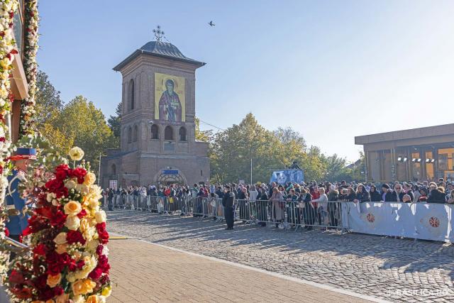 Praznicul ales al sfârșitului de octombrie: Sfânta Liturghie de ziua Sfântului Mare Mucenic Dimitrie, la Catedrala Patriarhală / Foto: Raluca-Emanuela Ene / Basilica.ro (Foto) Praznicul ales al sfârșitului de octombrie: Sfânta Liturghie de ziua Sfântului Mare Mucenic Dimitrie, la Catedrala Patriarhală