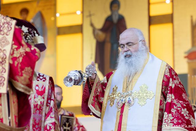 Praznicul ales al sfârșitului de octombrie: Sfânta Liturghie de ziua Sfântului Mare Mucenic Dimitrie, la Catedrala Patriarhală / Foto: Raluca-Emanuela Ene / Basilica.ro (Foto) Praznicul ales al sfârșitului de octombrie: Sfânta Liturghie de ziua Sfântului Mare Mucenic Dimitrie, la Catedrala Patriarhală
