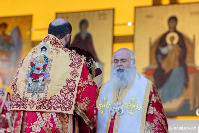 Praznicul ales al sfârșitului de octombrie: Sfânta Liturghie de ziua Sfântului Mare Mucenic Dimitrie, la Catedrala Patriarhală / Foto: Raluca-Emanuela Ene / Basilica.ro (Foto) Praznicul ales al sfârșitului de octombrie: Sfânta Liturghie de ziua Sfântului Mare Mucenic Dimitrie, la Catedrala Patriarhală