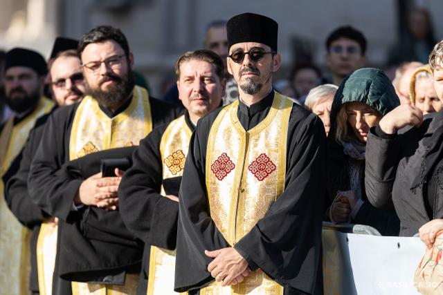 Praznicul ales al sfârșitului de octombrie: Sfânta Liturghie de ziua Sfântului Mare Mucenic Dimitrie, la Catedrala Patriarhală / Foto: Raluca-Emanuela Ene / Basilica.ro (Foto) Praznicul ales al sfârșitului de octombrie: Sfânta Liturghie de ziua Sfântului Mare Mucenic Dimitrie, la Catedrala Patriarhală