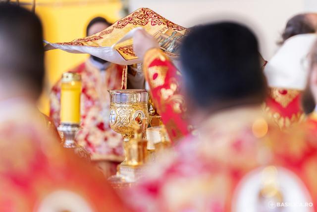 Praznicul ales al sfârșitului de octombrie: Sfânta Liturghie de ziua Sfântului Mare Mucenic Dimitrie, la Catedrala Patriarhală / Foto: Raluca-Emanuela Ene / Basilica.ro (Foto) Praznicul ales al sfârșitului de octombrie: Sfânta Liturghie de ziua Sfântului Mare Mucenic Dimitrie, la Catedrala Patriarhală