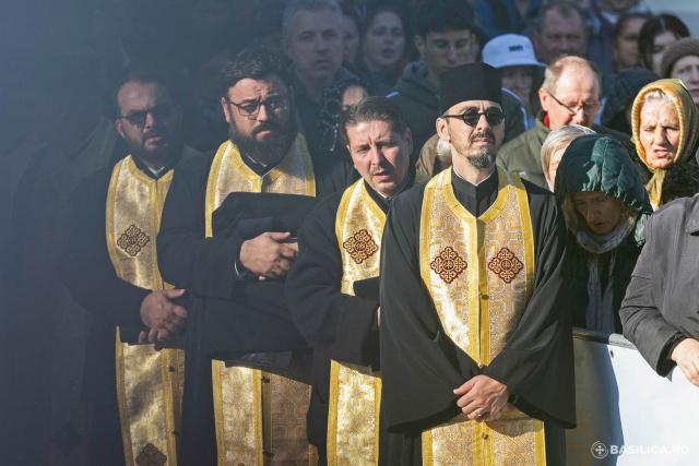 Praznicul ales al sfârșitului de octombrie: Sfânta Liturghie de ziua Sfântului Mare Mucenic Dimitrie, la Catedrala Patriarhală / Foto: Raluca-Emanuela Ene / Basilica.ro (Foto) Praznicul ales al sfârșitului de octombrie: Sfânta Liturghie de ziua Sfântului Mare Mucenic Dimitrie, la Catedrala Patriarhală